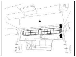3. Replace the air filter (B), install it after making sure of the direction