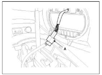 4. After loosening the mounting screws, then remove the floor console tray